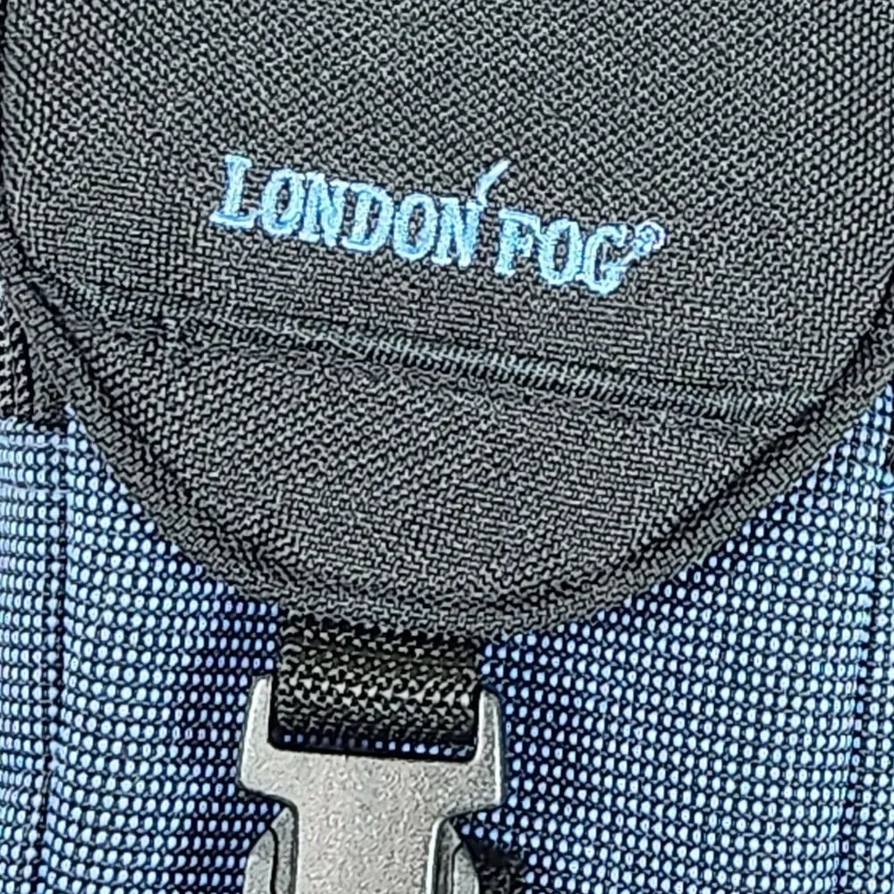 London‎ Fog Brand Medium Camera Bag. great Condition Black blue travel hiking